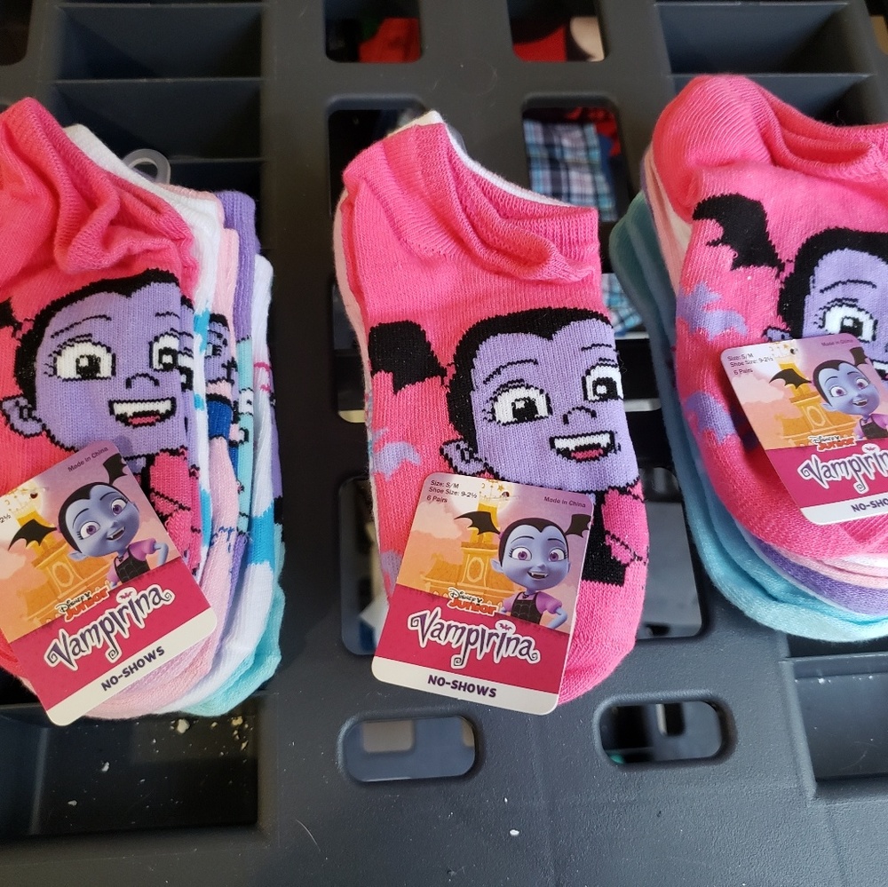 Vampirina Girls sock size 9-2 1/2 6 pairs